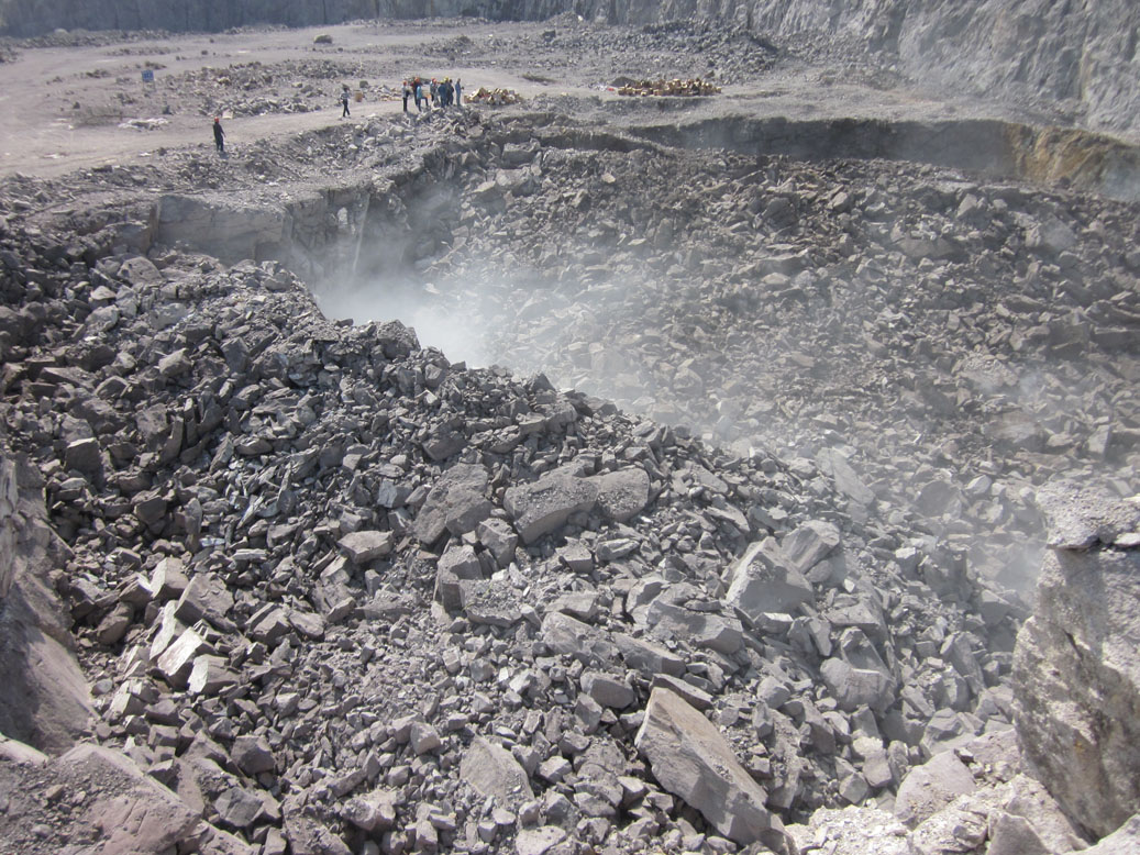 礦山爆破