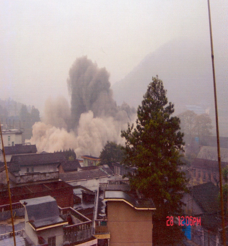 龍巖市鐵山電廠(chǎng)廠(chǎng)房爆破